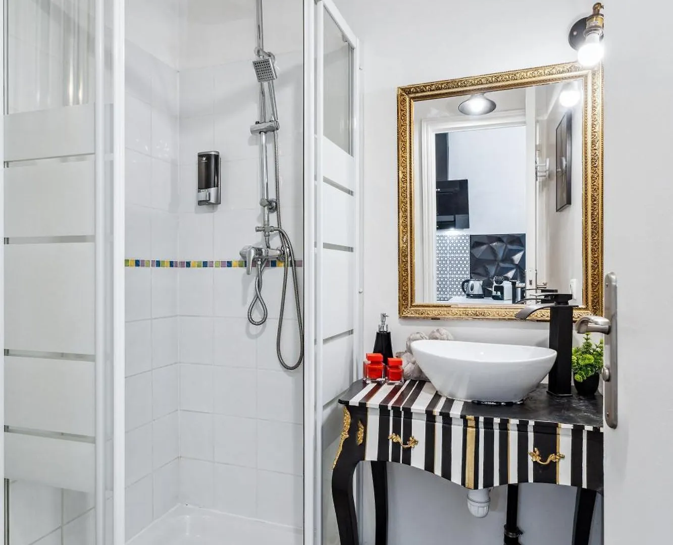 Apartment A 2 Pas De La Plage - Centre - Wifi - Climatisation - Tram Nice