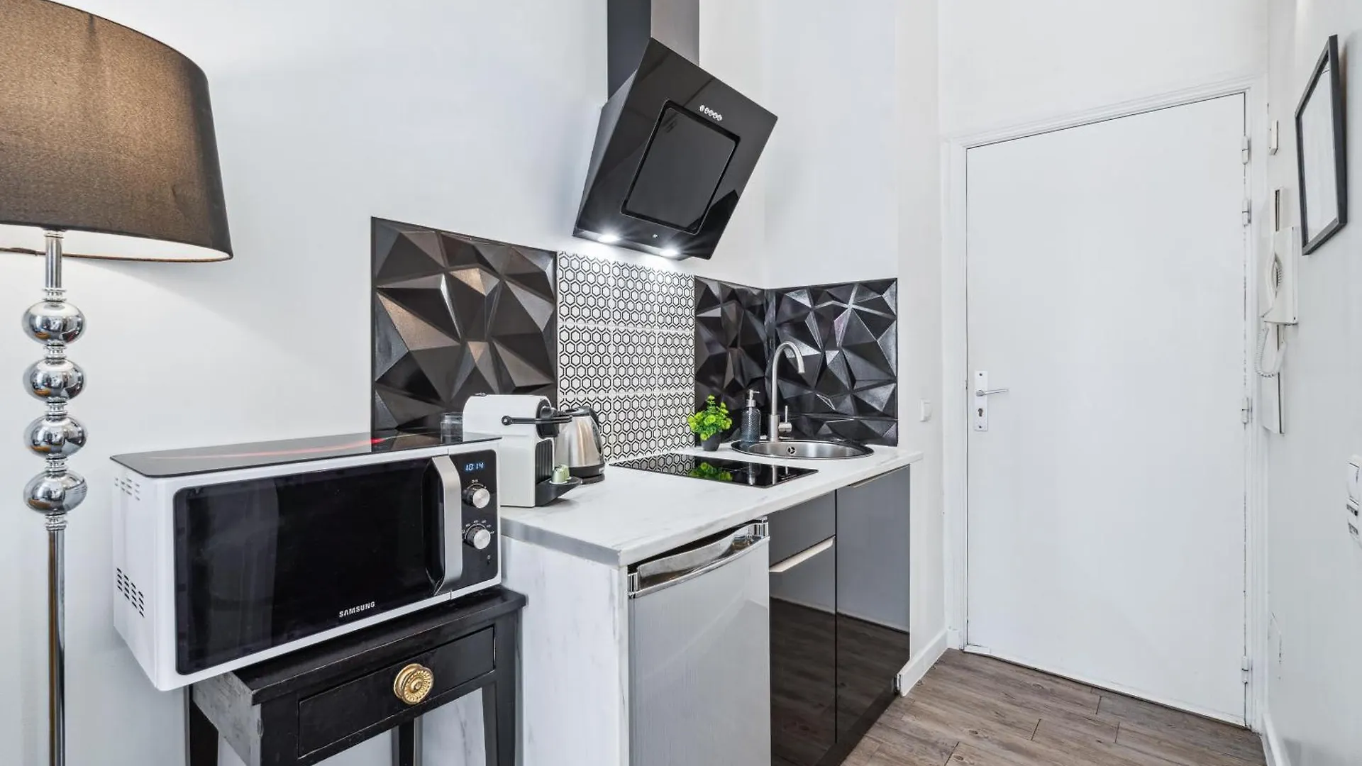 Apartment A 2 Pas De La Plage - Centre - Wifi - Climatisation - Tram Nice France