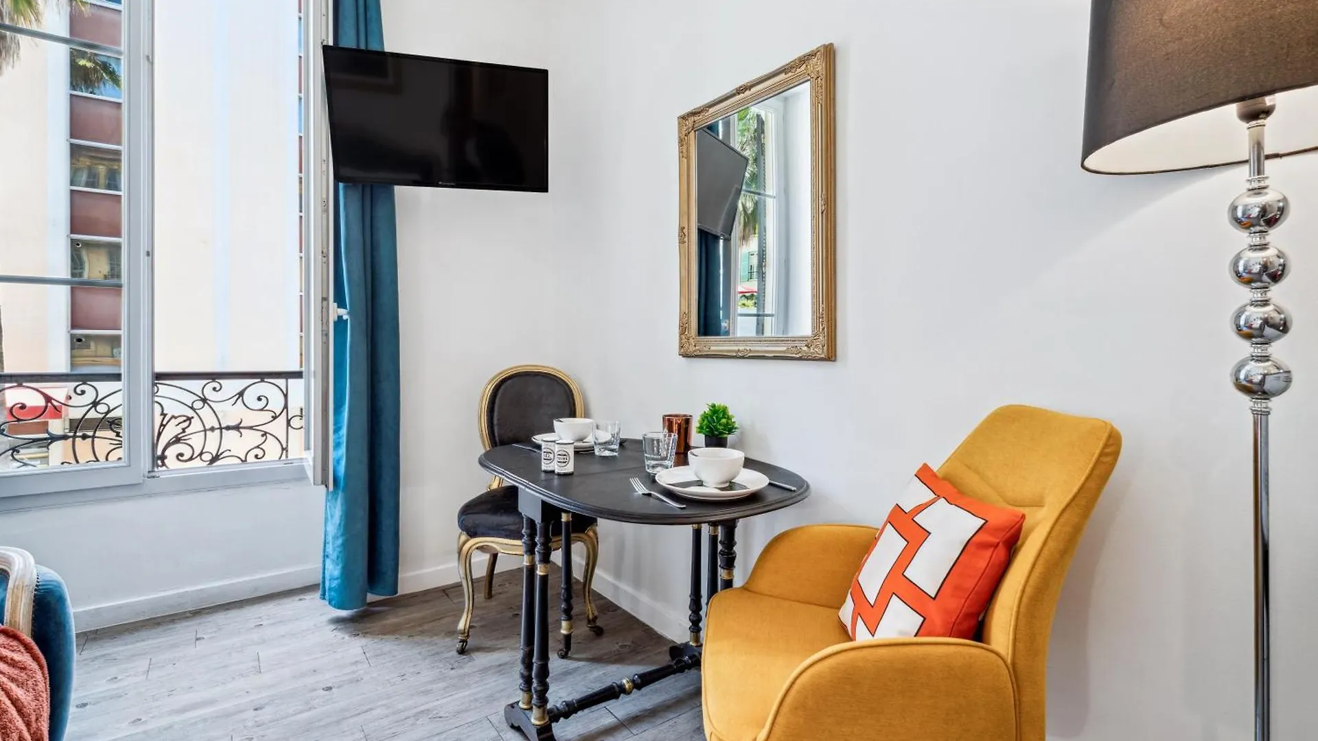 A 2 Pas De La Plage - Centre - Wifi - Climatisation - Tram Nice Apartment